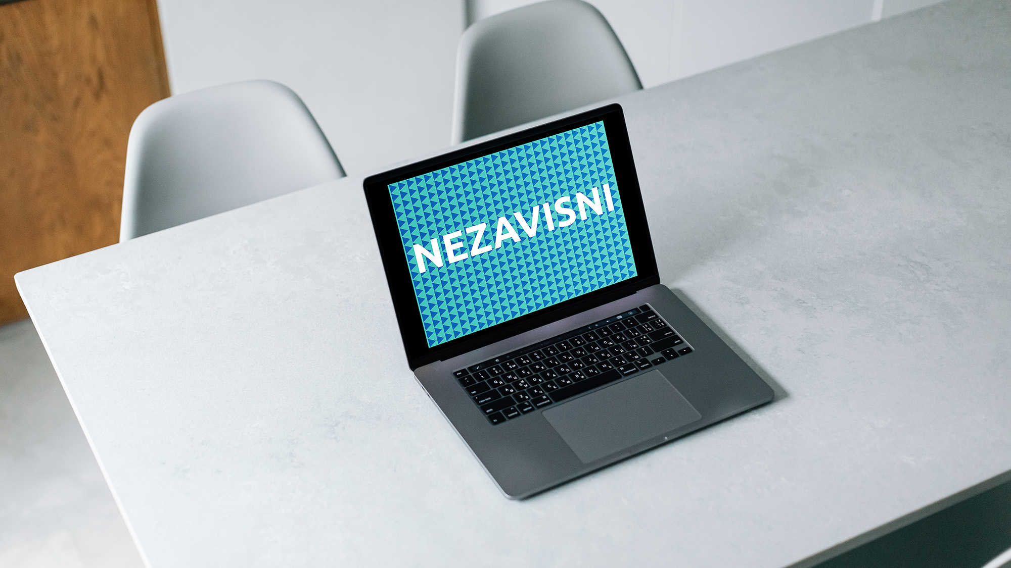 Naslov